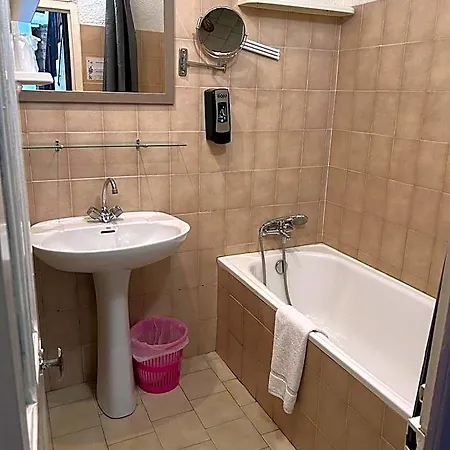 Hotel Le Bon Accueil 2*